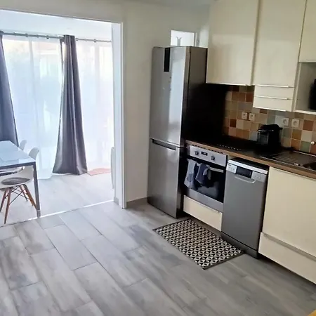 Apartment Port Cogolin, T2 Calme Dans Belle Residence, Piscine, Proche St Tropez *